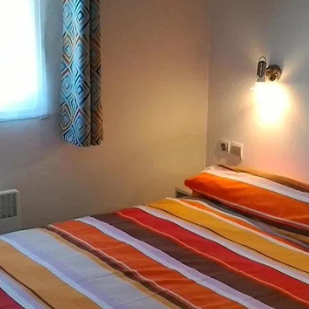 Camping Mobil Acceptant Animaux - 2 Pers. - Api-1-52-2366 *